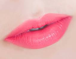 thẩm mỹ môi trái tim